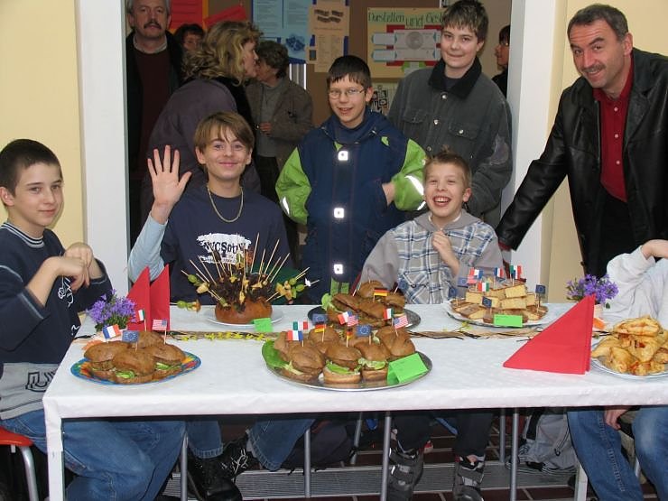 Tag der offenen Tür in der Petersbergschule: Einweihung der neuen Räume