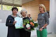 Ehrenbürgerin Erika Schirmer wird Ehrenmitglied des Fördervereins der Bibliothek (Foto: Ilona Bergmann, Pressestelle Stadt Nordhausen)