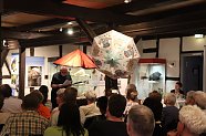 Museum Tabakspeicher: Neue Sonderausstellung „Zwischen Himmel und Erde  Der Regenschirm“ (Foto: )