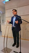Bild: Ausstellungsbesucher zur Vernissage
