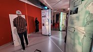 Bild: Ausstellungsbesucher zur Vernissage