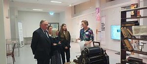James D. Bindenagel besucht das Nordhäuser Museum