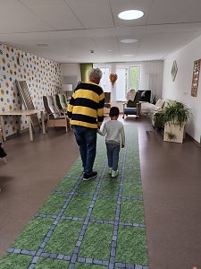 „Kleine Spürnasen“ auf Besuch im Josefsgarten