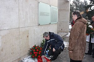 Bild: Gedenken auf dem Ehrenfriedhof
