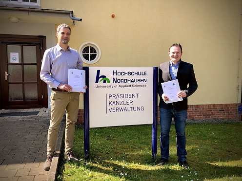 Kooperation zwischen Stadtverwaltung Nordhausen und Hochschule Nordhausen unterzeichnet, rechts Oberbürgermeister Kai Buchmann, rechts Präsident Prof. Dr. Jörg Wagner (Foto: HS Nordhausen)