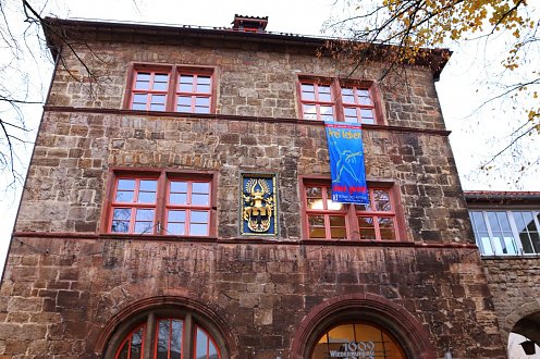 Blaue Fahne am Rathaus Nordhausen (Foto: Stadtverwaltung Nordhausen)