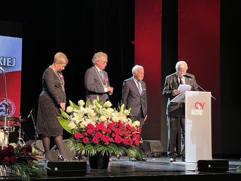 In Partnerstadt Ostrów Wielkopolski v.l.n.r. Beata Klimek (Stadtpräsidentin), Jaroslaw Lisiecki (Stadtratsvorsitzender Ostrów Wielkopolski), Peter Uhley (2. Ehrenamtlicher Beigeordneter Nordhauen), Peter Blonski (Vorsitzender des Städtepartnerschaftsvereins Nordhausen-Ostrów Wielkopolski und Ehrenbürger der Stadt Ostrów Wielkopolski) (Foto: ©Stadtverwaltung Nordhausen)