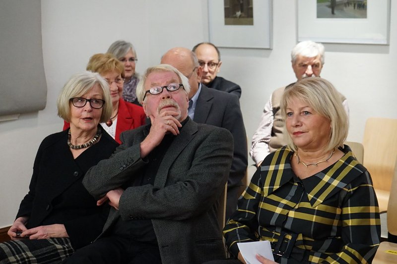 Gerhard Glück mit Frau und Kulturdezernentin Hannelore Haase (rechts)