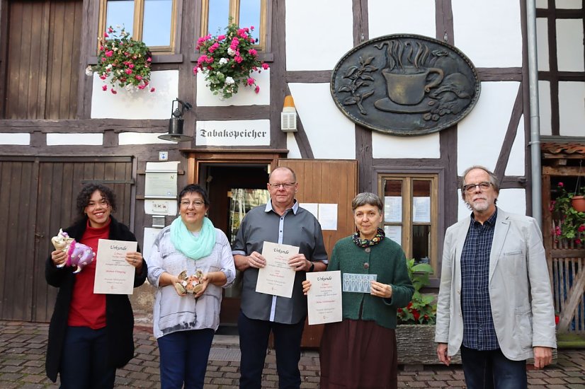 Bild: Preisverleihung Sonderausstellung Kitsch-Seichtigkeit trifft mitten ins Gem&uuml;t