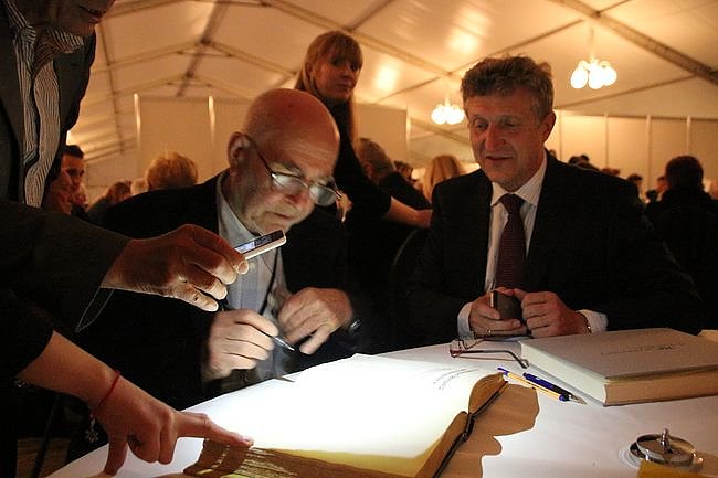 Festempfang f&uuml;r die &Uuml;berlebenden