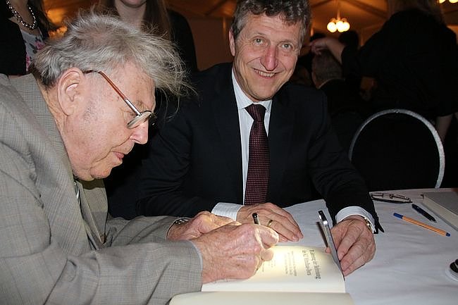 Festempfang f&uuml;r die &Uuml;berlebenden